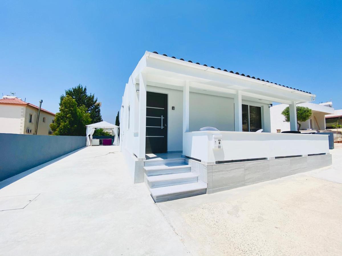 Sandy Bay Villa Ayia Napa Exterior foto